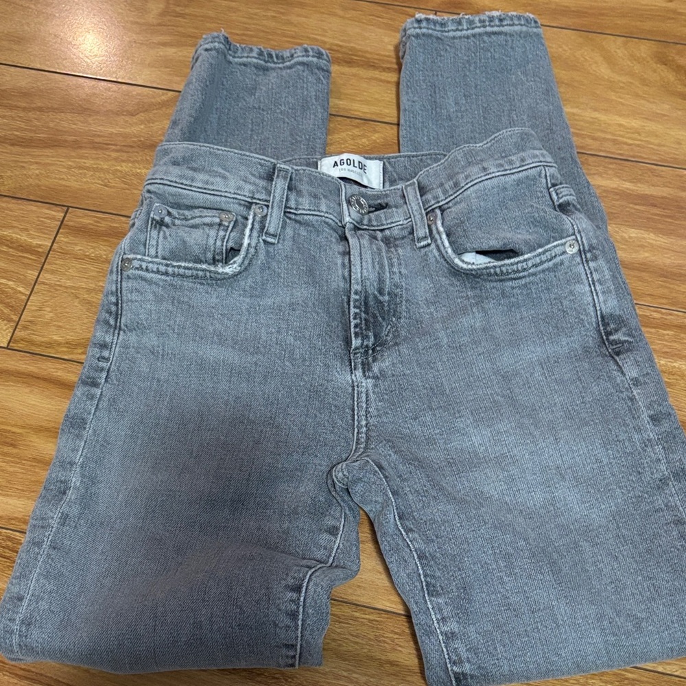 AGOLDE Toni Mid Rise Straight Leg Raw Hem Jeans in grey wash